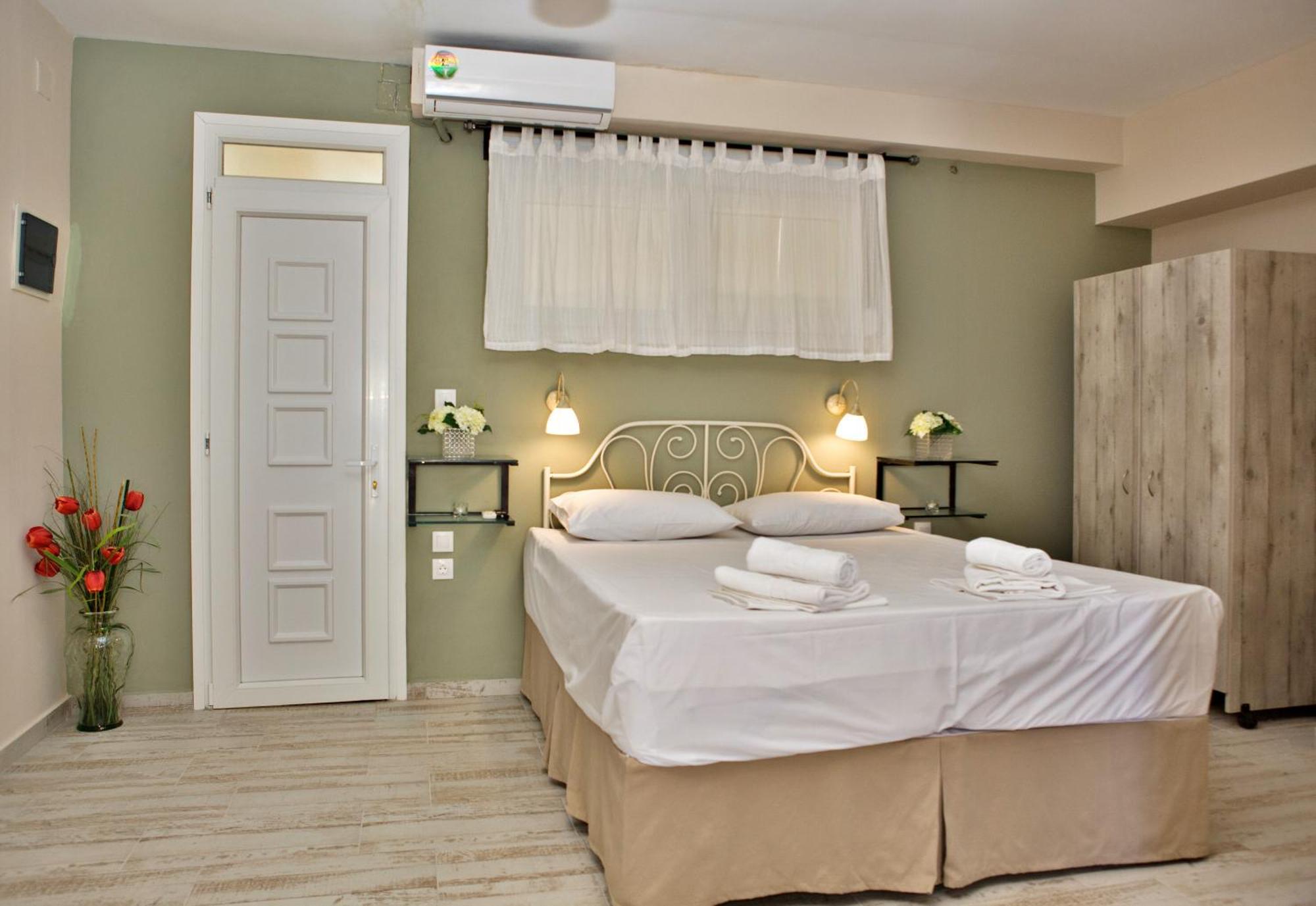 Axion Esti Apartments Skopelos Pokoj fotografie