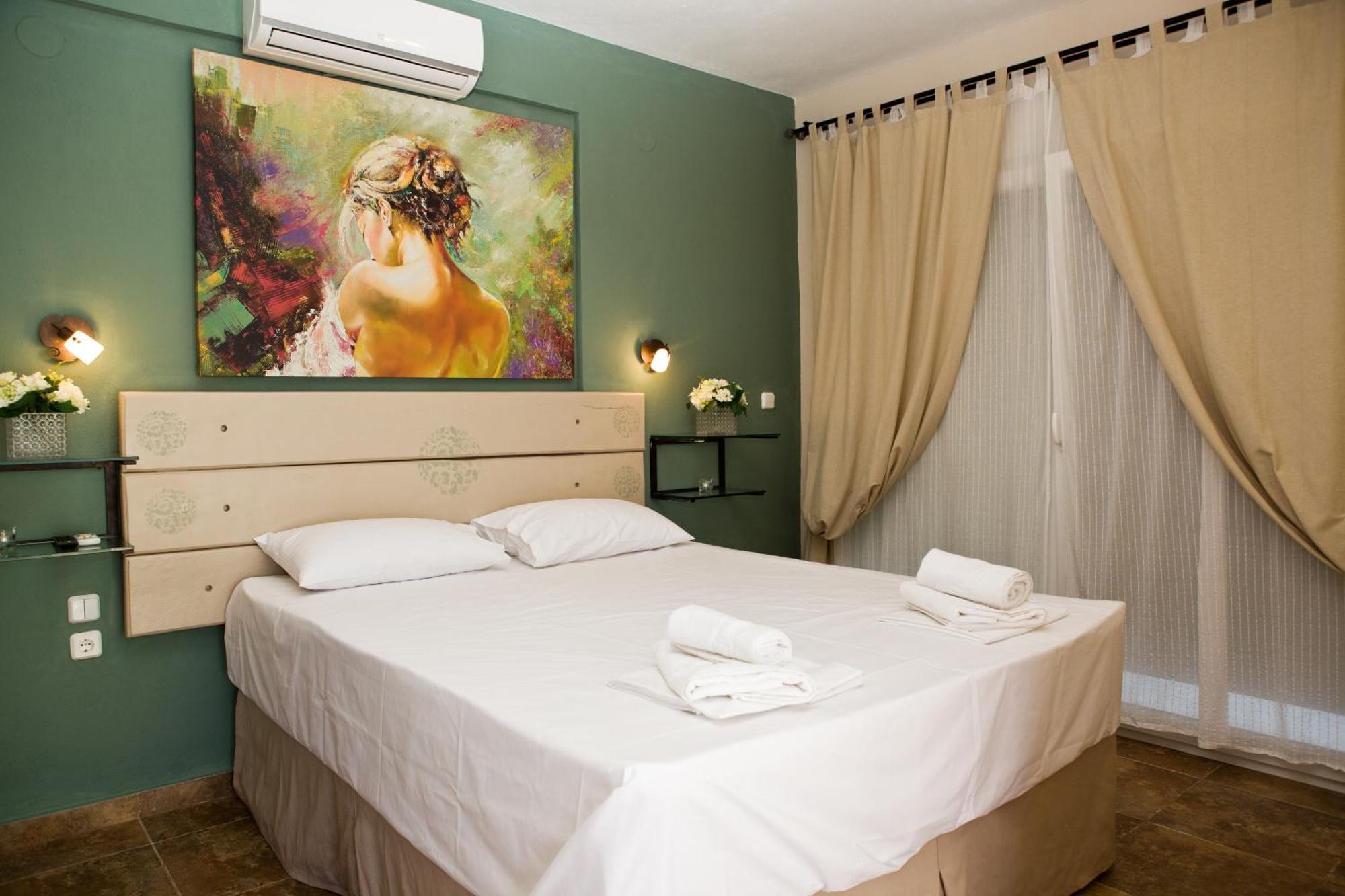Axion Esti Apartments Skopelos Pokoj fotografie