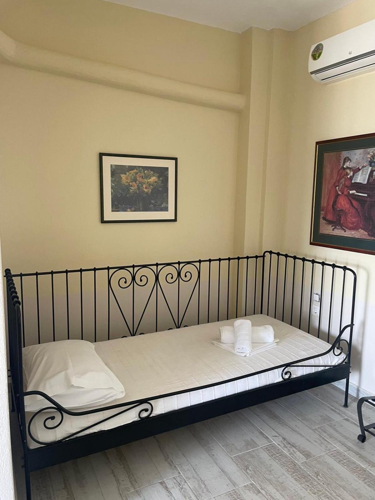 Axion Esti Apartments Skopelos Pokoj fotografie